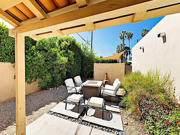 Palm Springs Home 1028305