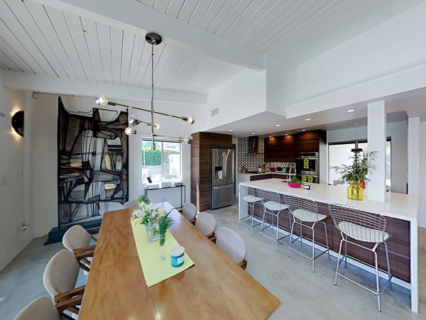 Palm Springs Home 1028307