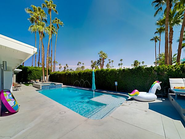 Palm Springs Home 1028307