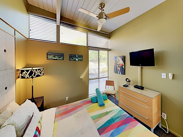 Palm Springs Home 1028309