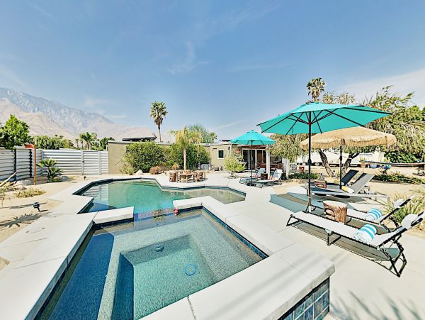 Palm Springs Home 1028310