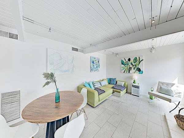 Palm Springs Home 1028310