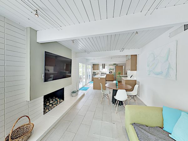 Palm Springs Home 1028310