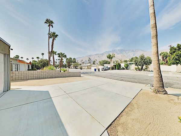 Palm Springs Home 1028310