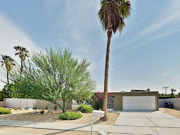 Palm Springs Home 1028310
