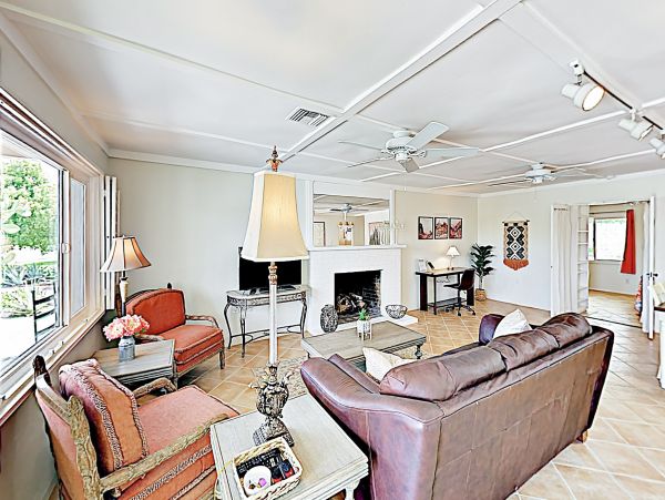 Palm Springs Home 1028311