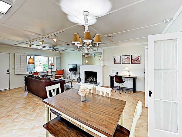 Palm Springs Home 1028311
