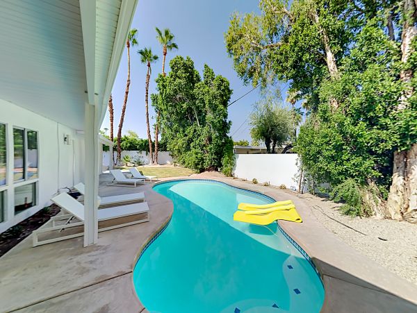 Palm Springs Home 1028312