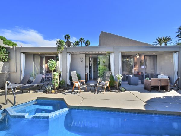 Palm Springs Home 1028314