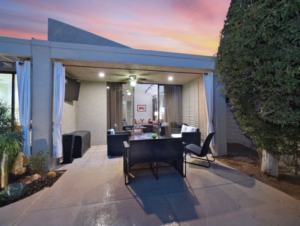 Palm Springs Home 1028314