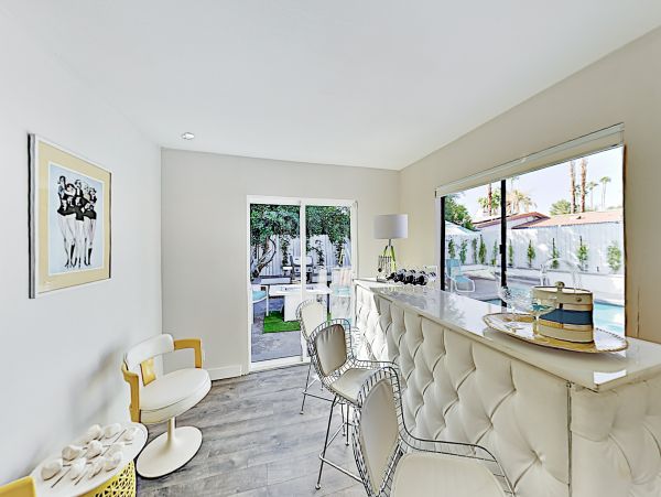 Palm Springs Home 1028315