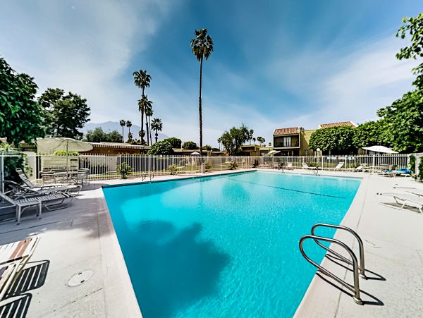 Palm Springs Home 1028316