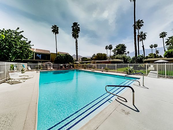 Palm Springs Home 1028316