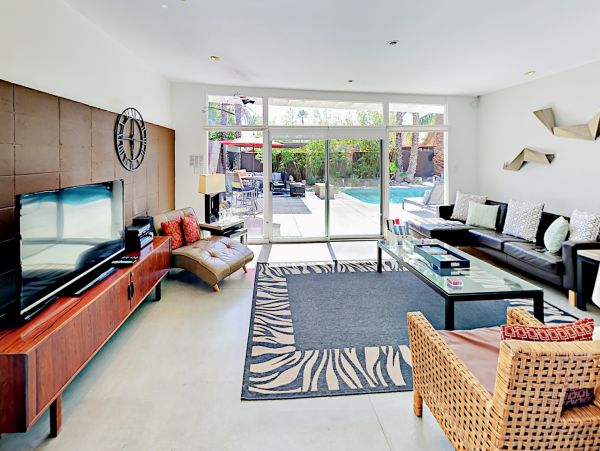 Palm Springs Home 1028319