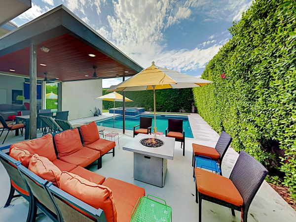 Palm Springs Home 1028320