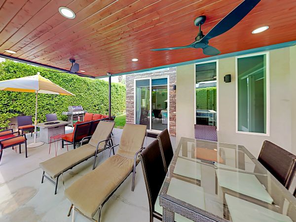 Palm Springs Home 1028320