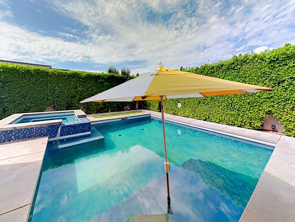 Palm Springs Home 1028320