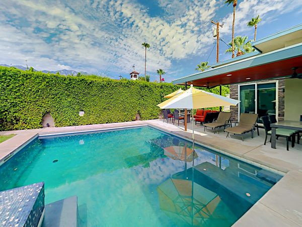 Palm Springs Home 1028320