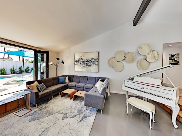 Palm Springs Home 1028325
