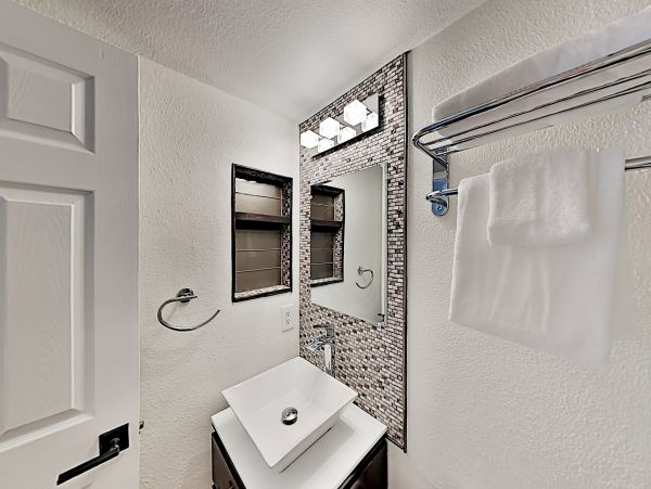 Palm Springs Home 1028325