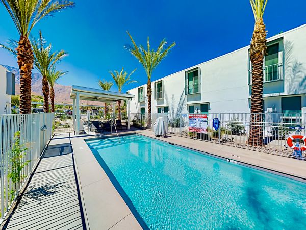 Palm Springs Home 1028328