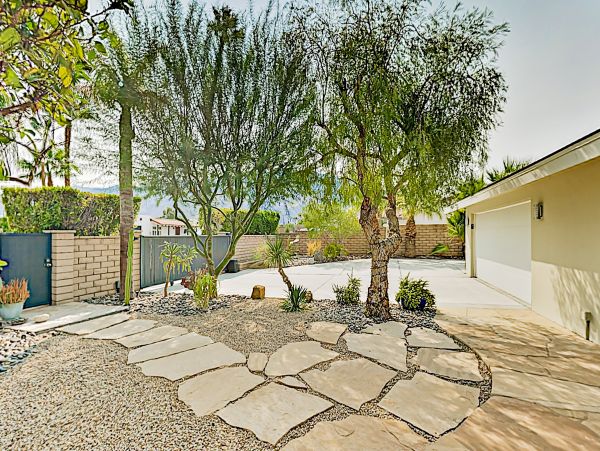 Palm Springs Home 1028329