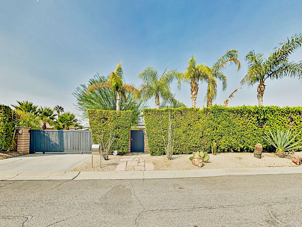 Palm Springs Home 1028329