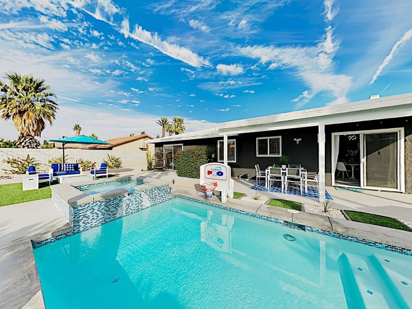Palm Springs Home 1028330
