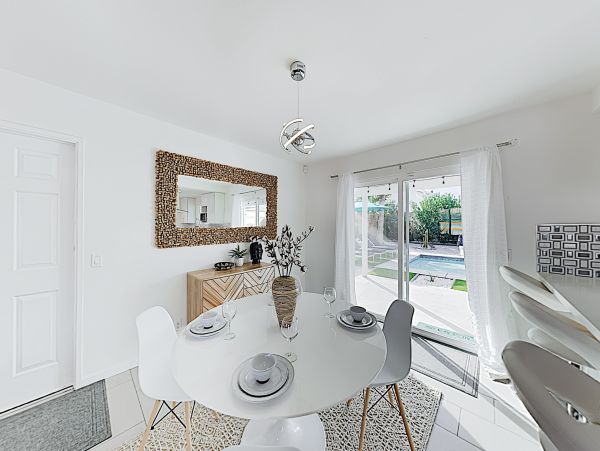 Palm Springs Home 1028330
