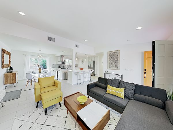Palm Springs Home 1028330