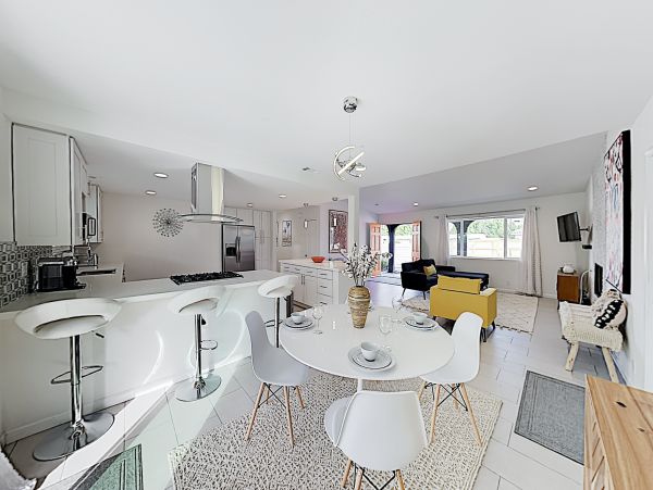 Palm Springs Home 1028330