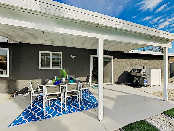 Palm Springs Home 1028330