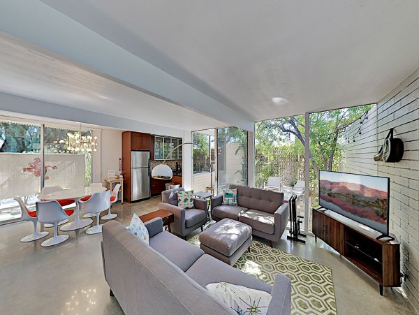 Palm Springs Home 1028331