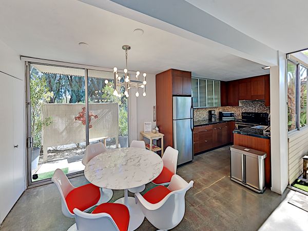 Palm Springs Home 1028331