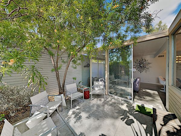 Palm Springs Home 1028331