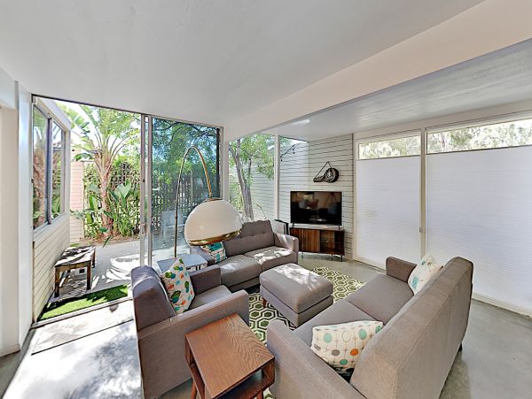 Palm Springs Home 1028331