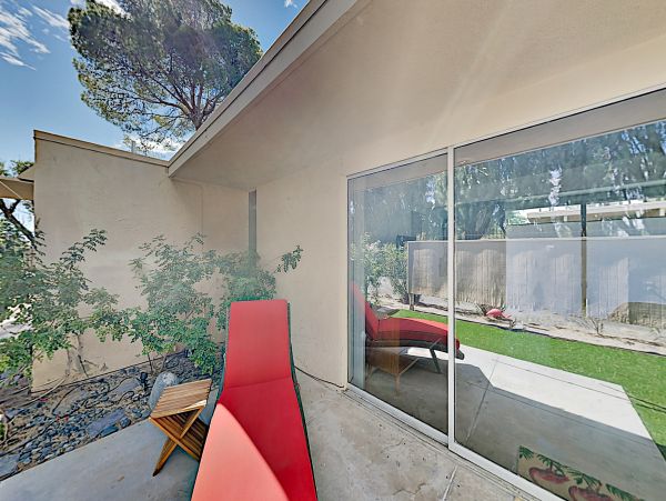 Palm Springs Home 1028331