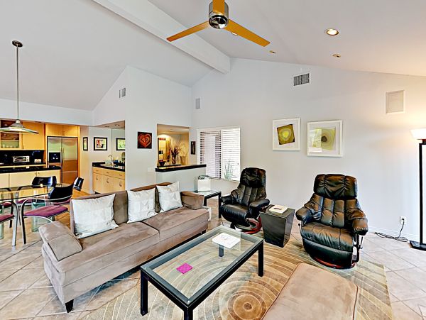 Palm Springs Home 1028333