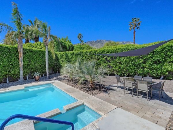 Palm Springs Home 1028333