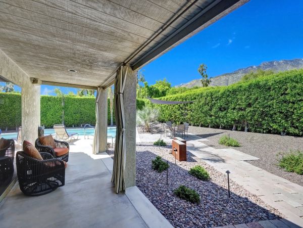 Palm Springs Home 1028333