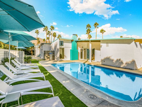 Palm Springs Home 1028336