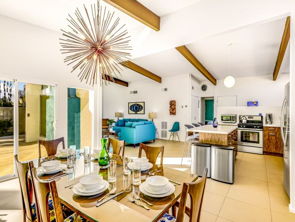 Palm Springs Home 1028336