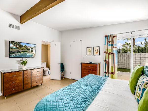 Palm Springs Home 1028336