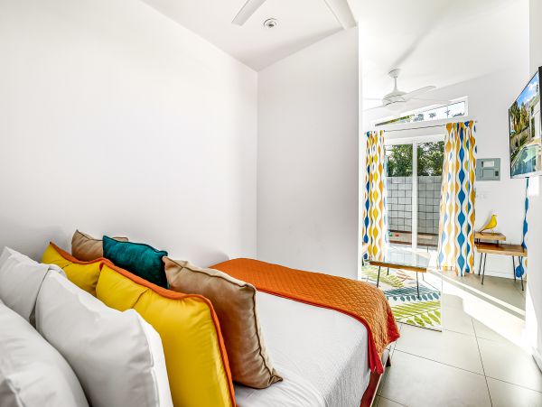Palm Springs Home 1028336
