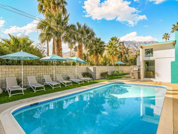Palm Springs Home 1028336