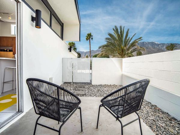 Palm Springs Home 1028337