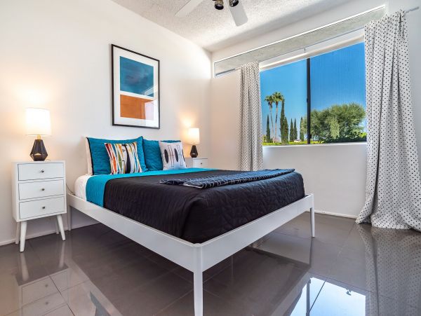 Palm Springs Home 1028337