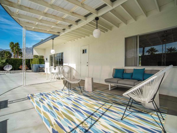 Palm Springs Home 1028337