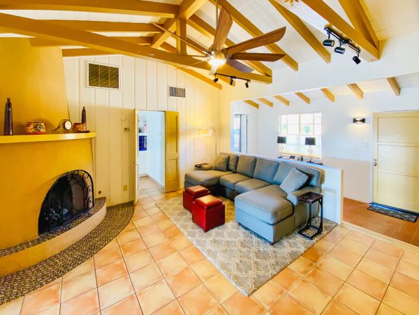 Palm Springs Home 1028338