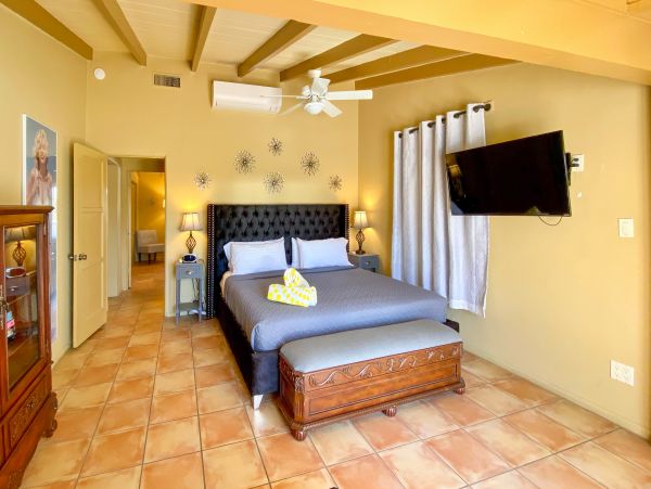Palm Springs Home 1028338